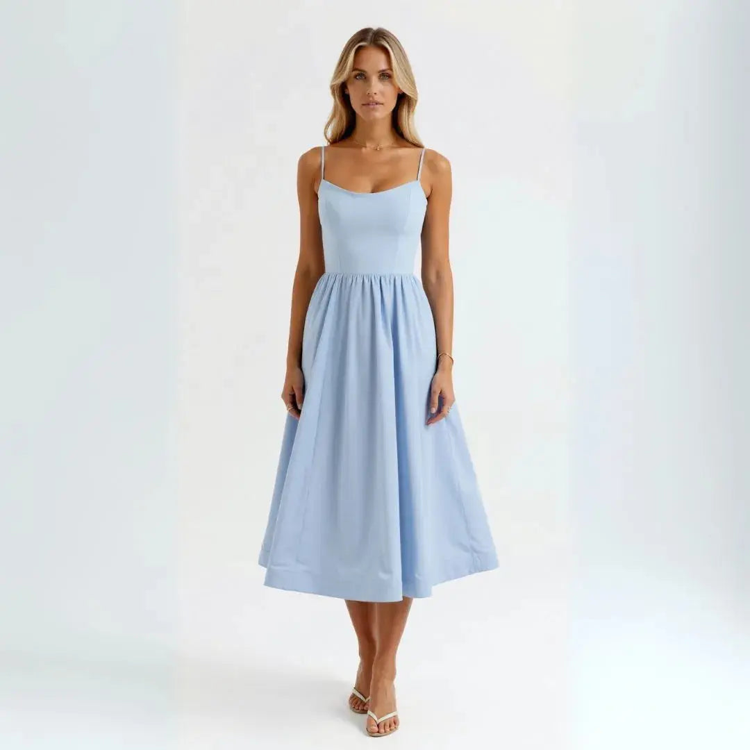 Sukienka Midi na Cienkich Ramiączkach z Rozkloszowaną Sylwetką