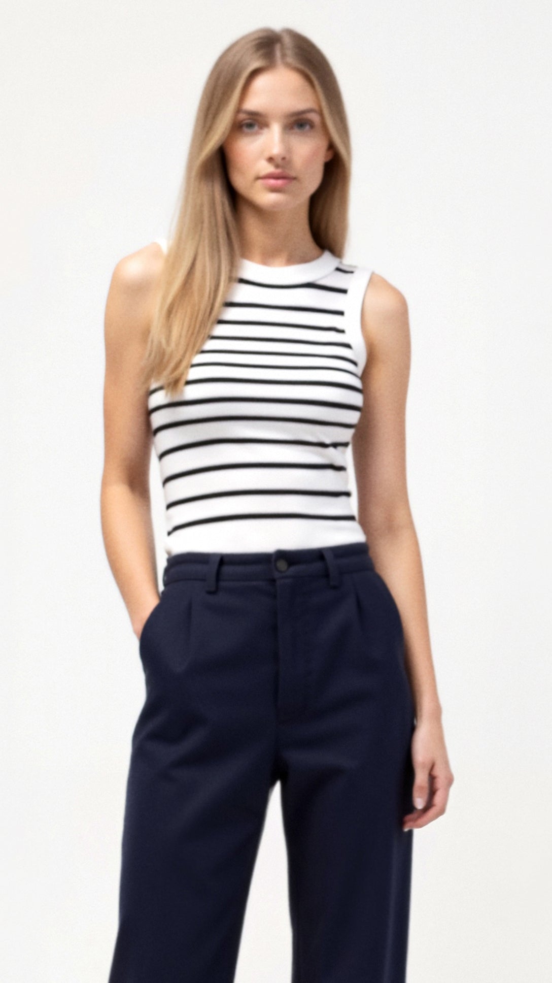 Kurzes Damen-Tanktop mit Rippstrick und maritimen Streifen 7
