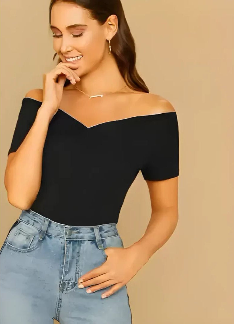Damski Top Off‑Shoulder z Dopasowaną Linią i V‑Dekoltem